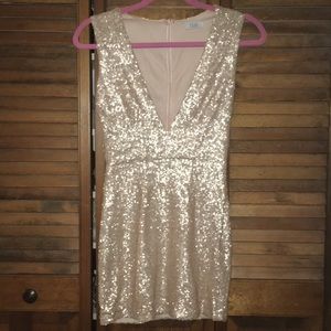 GORGEOUS gold sequin cocktail dress